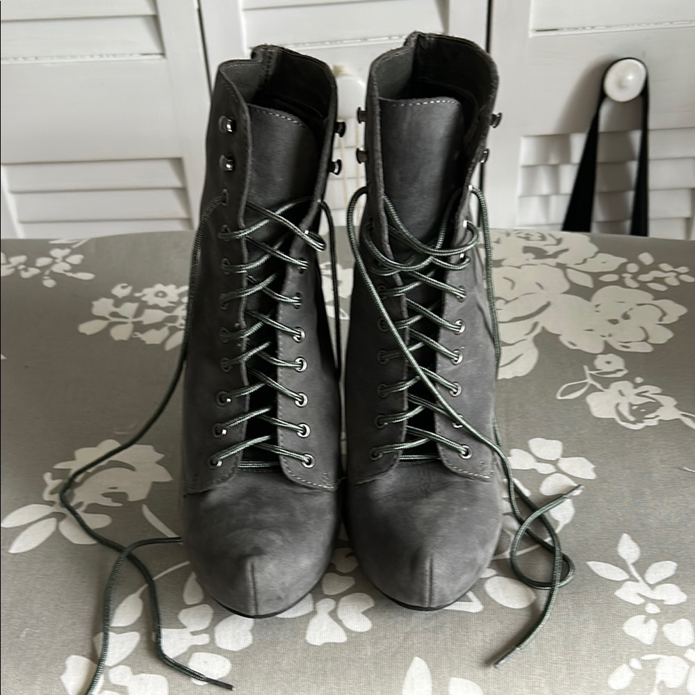 Restricted Gray Ankle Boots Lace-Up Design